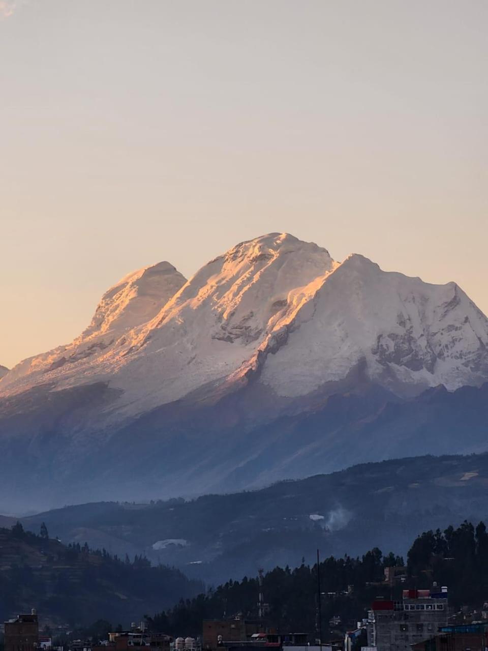 Lhotse Hostel B&B Huaraz  Zewnętrze zdjęcie