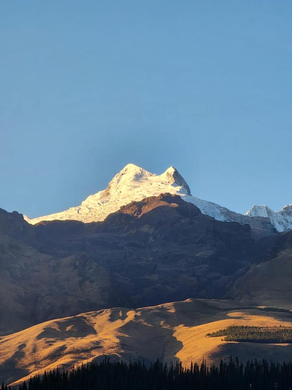 Lhotse Hostel B&B Huaraz  Zewnętrze zdjęcie