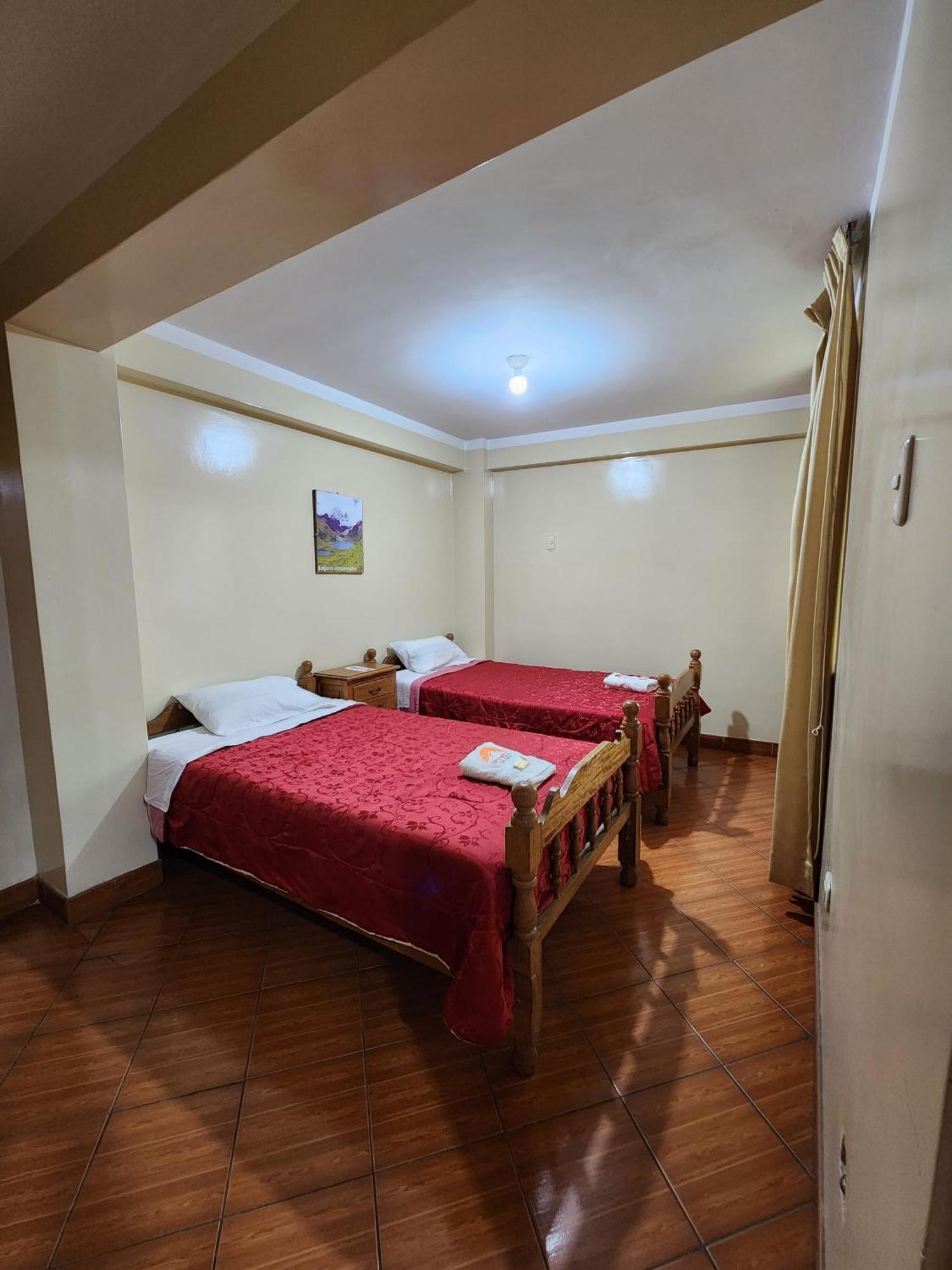 Lhotse Hostel B&B Huaraz  Zewnętrze zdjęcie